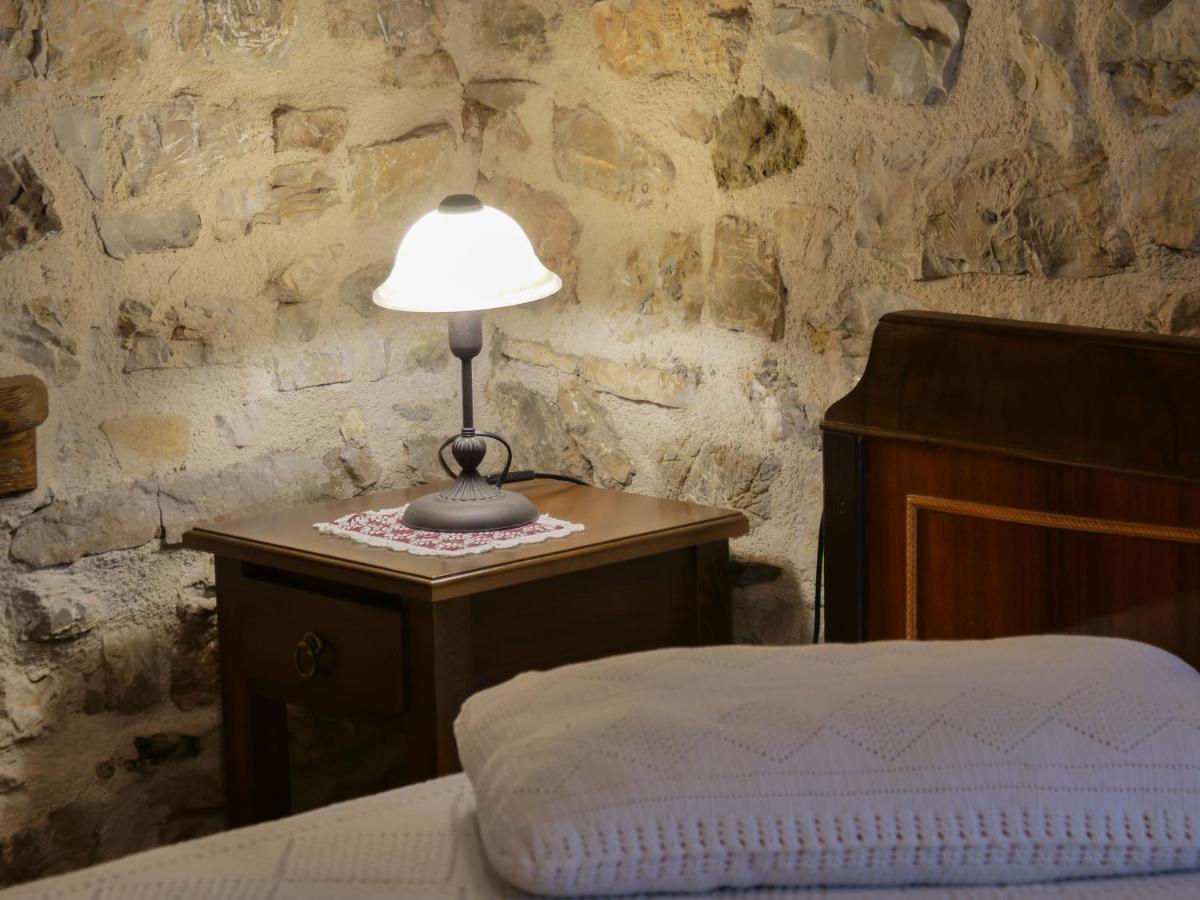 Ferienwohnung Το Πέτρινο Της Γιαγιάς Μαρίκας Karpenísion Exterior foto